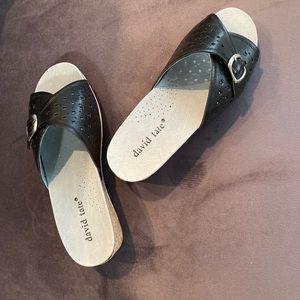 Leather padded sandal